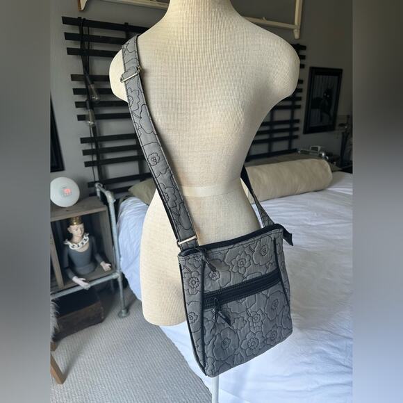 thirty-one Handbags - Thirty-One cross-body bag
